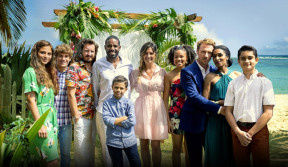 Les comédiens de la série "Réunions" sur France 2
