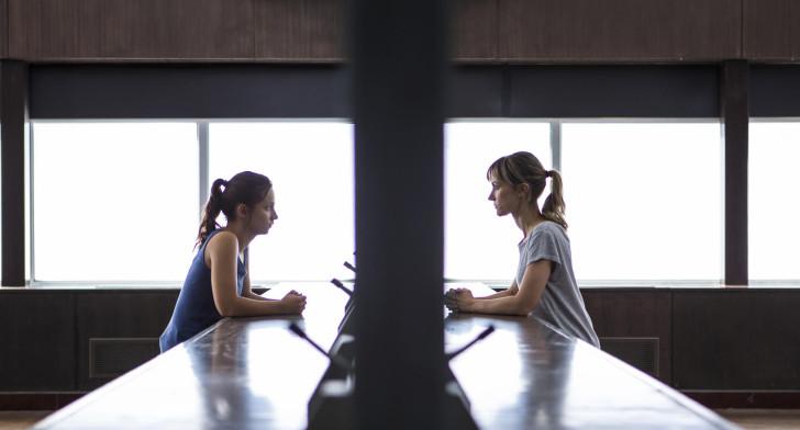 Molly Windsor (Rose Vaughan), Katherine Kelly (Leah Dale)