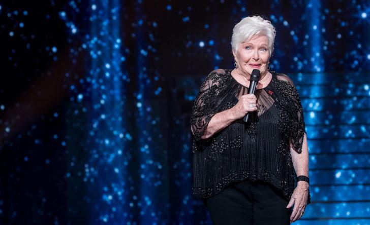 Line Renaud préside « Les stars chantent pour le Sidaction »