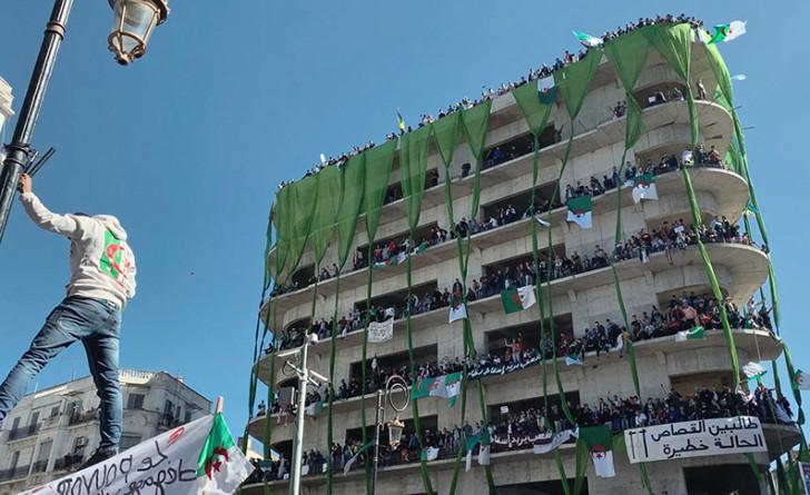« C'était écrit » : la démission de Bouteflika