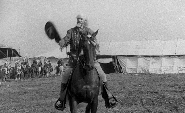 « Buffalo Bill, place au spectacle ! »