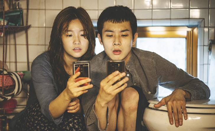 Park So Dam (Ki Jung), Choi Woo Sik (Ki Woo) dans Parasite