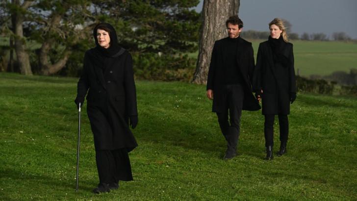 Anny Duperey, Alexia Barlier et Arnaud Binard dans « Petit Ange ».