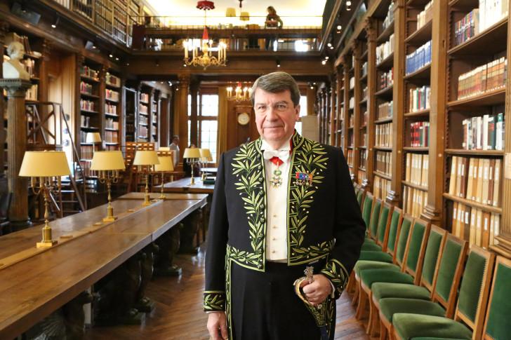 Un académicien de l'Académie Française