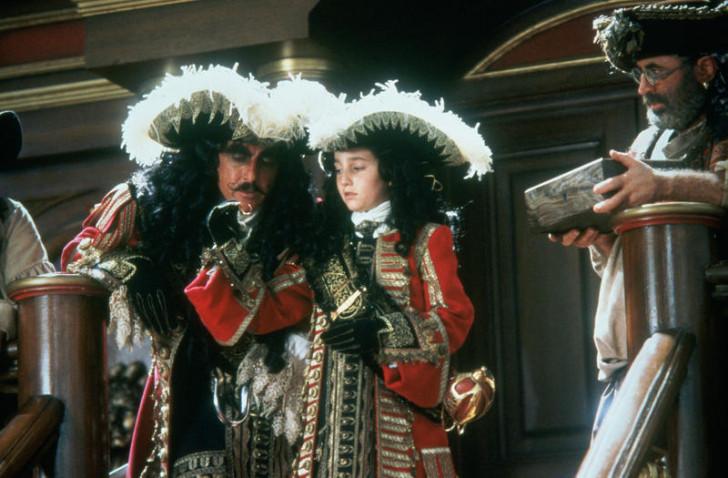 Dustin Hoffman dans "Hook" affiche un style des plus emplumés !