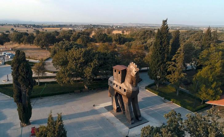 Photo du cheval de Troie, sur le site du musée