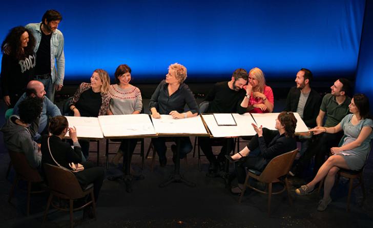 « La troupe à Palmade s'amuse avec Muriel Robin ».