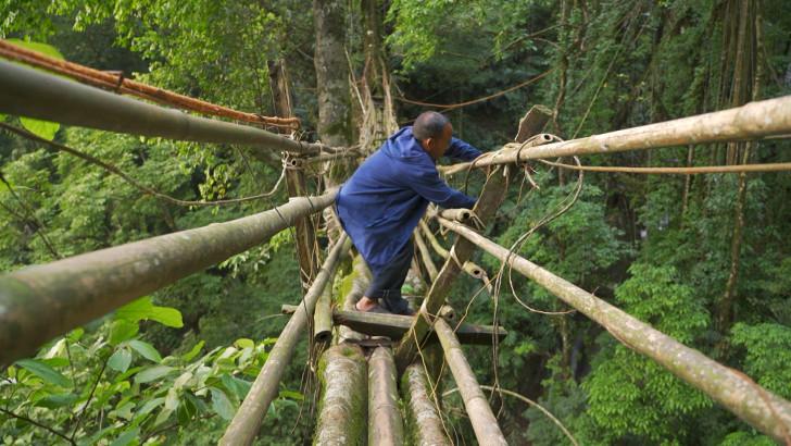 Les routes de l'impossible: Inde, des dieux et des hommes