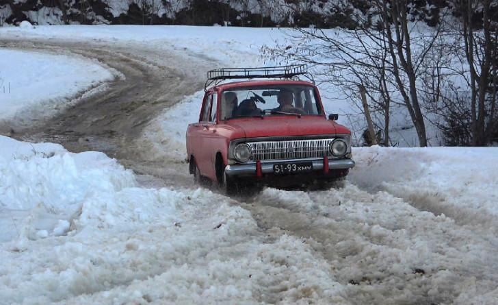 les routes enneigées de l'Ukraine