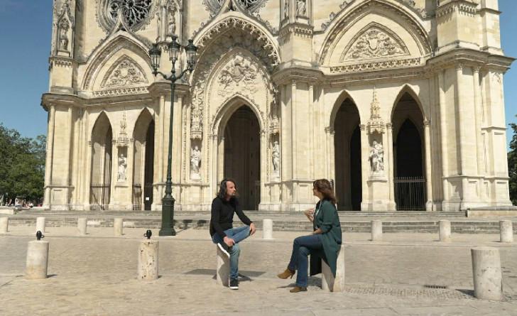 Faustine Bollaert dans « Faustine Bollaert dans « Les Temps changent »Les Temps changent »