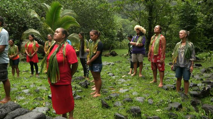 L'association culturelle Haururu initie les jeunes soignants de Papeete.