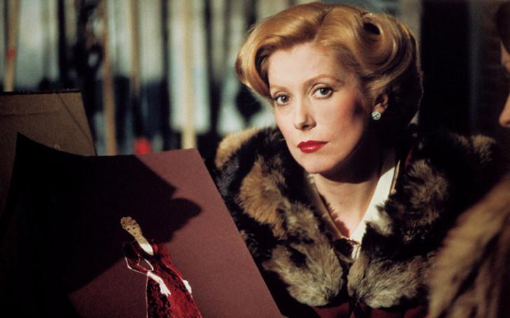 Image d’archive, en noir et blanc, extrait d’un film avec Catherine Deneuve.