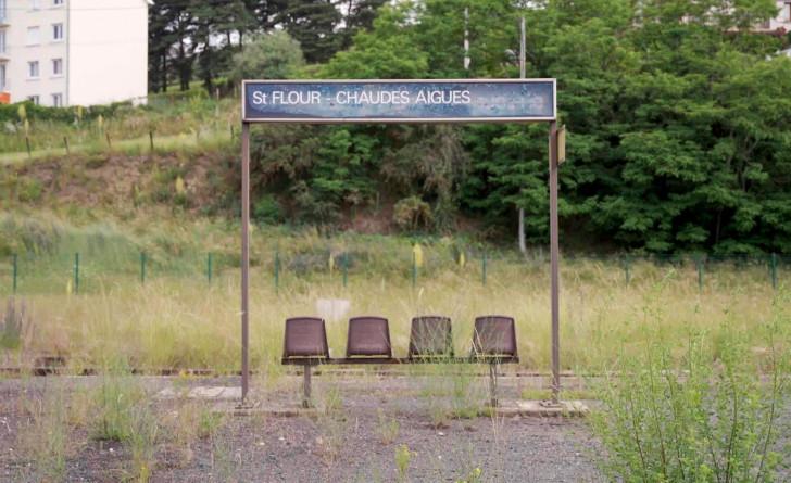 Le Monde en face