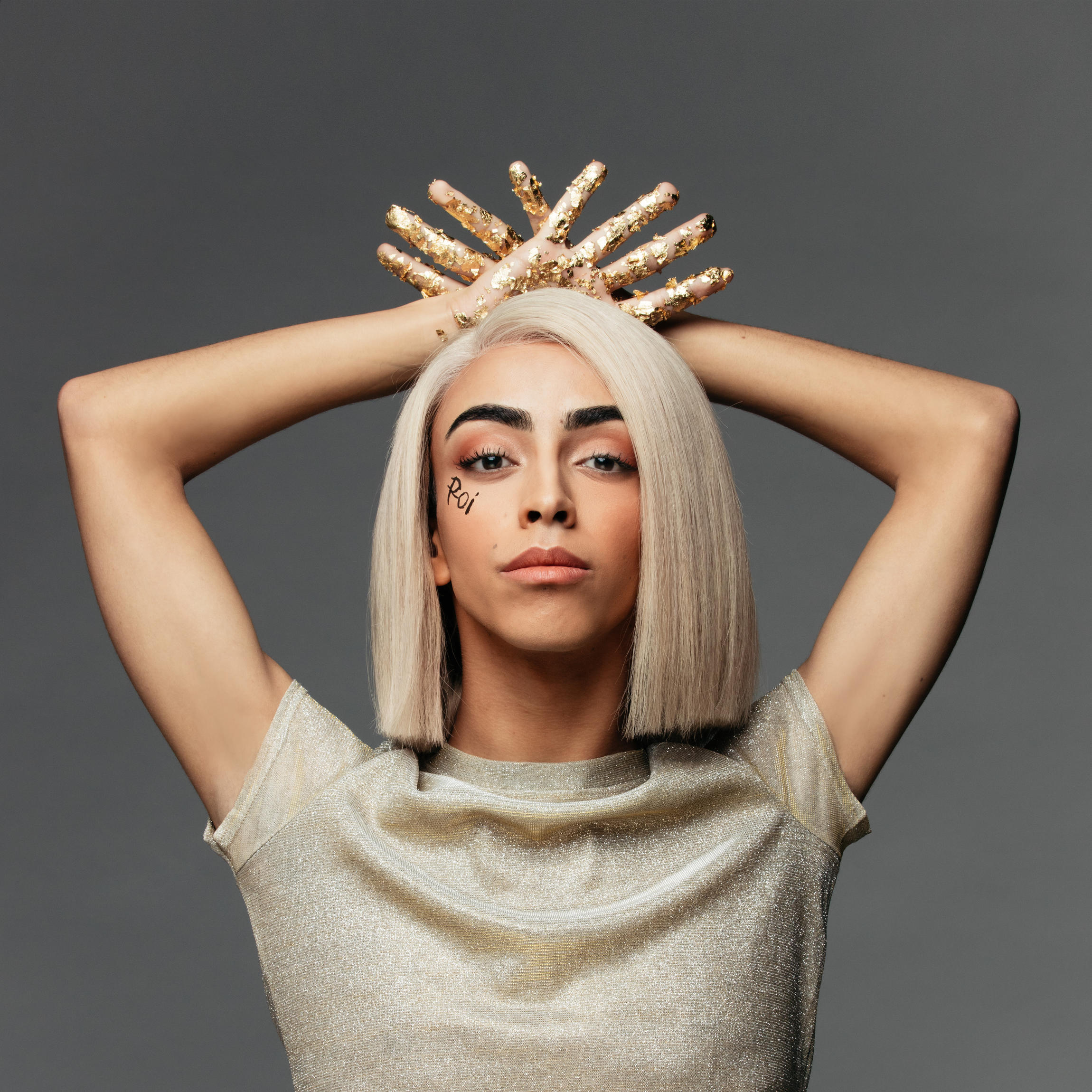 Bilal Hassani en séance photos