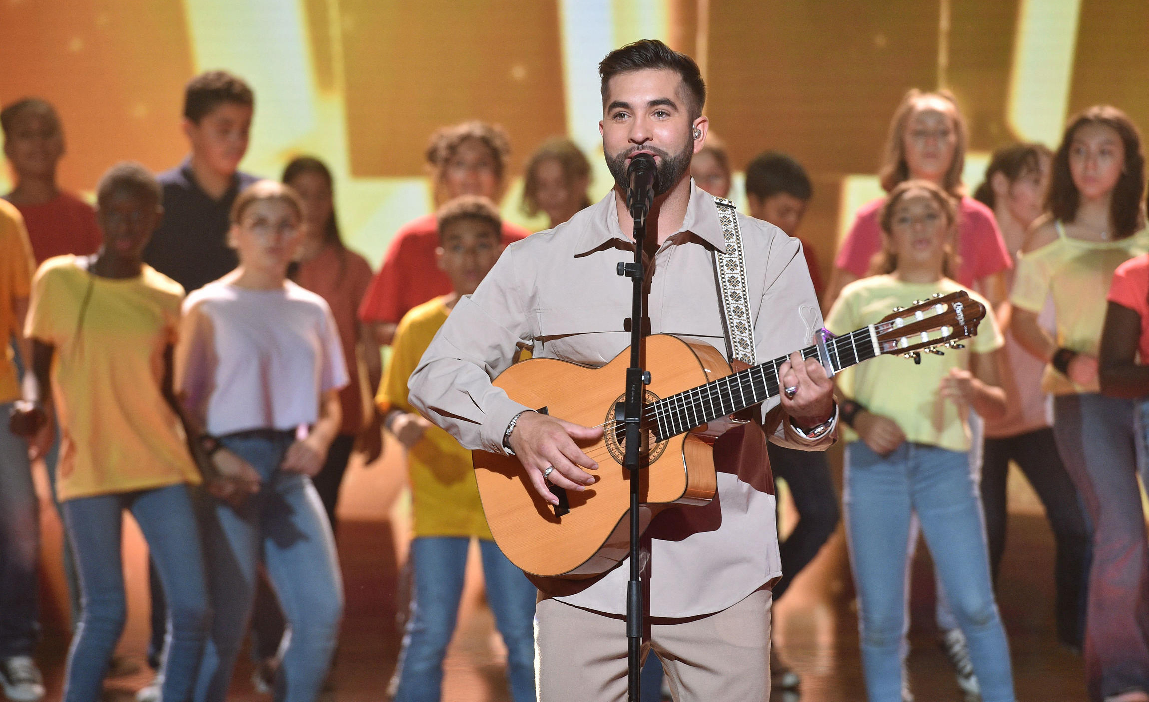 Pour rendre hommage à l’éternel rockeur, « 300 chœurs chantent les plus belles chansons de Daniel Balavoine »