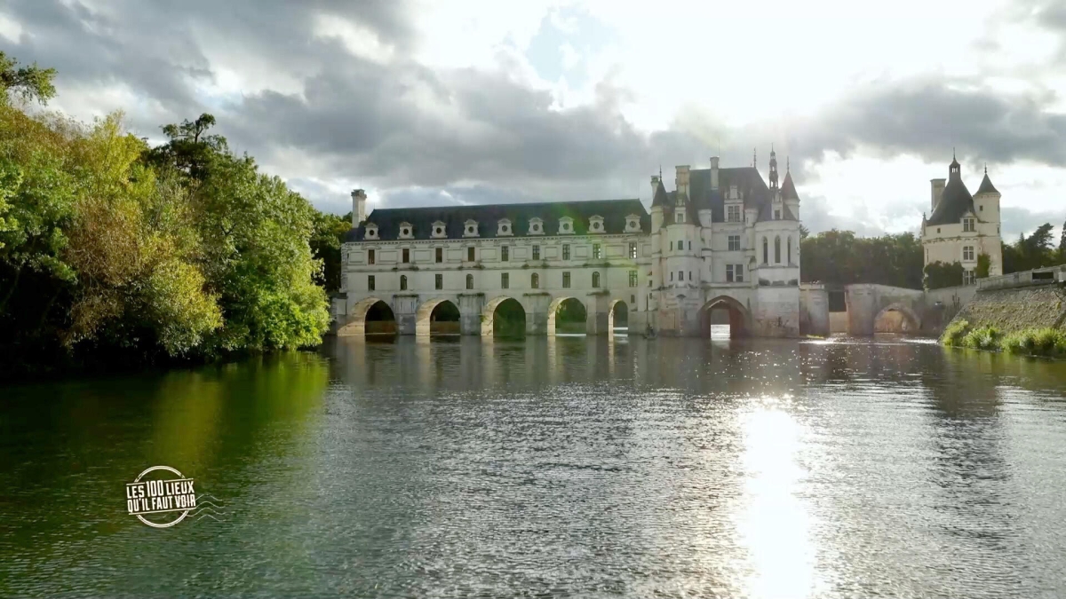 La collection documentaire descend la Loire pour remonter le temps