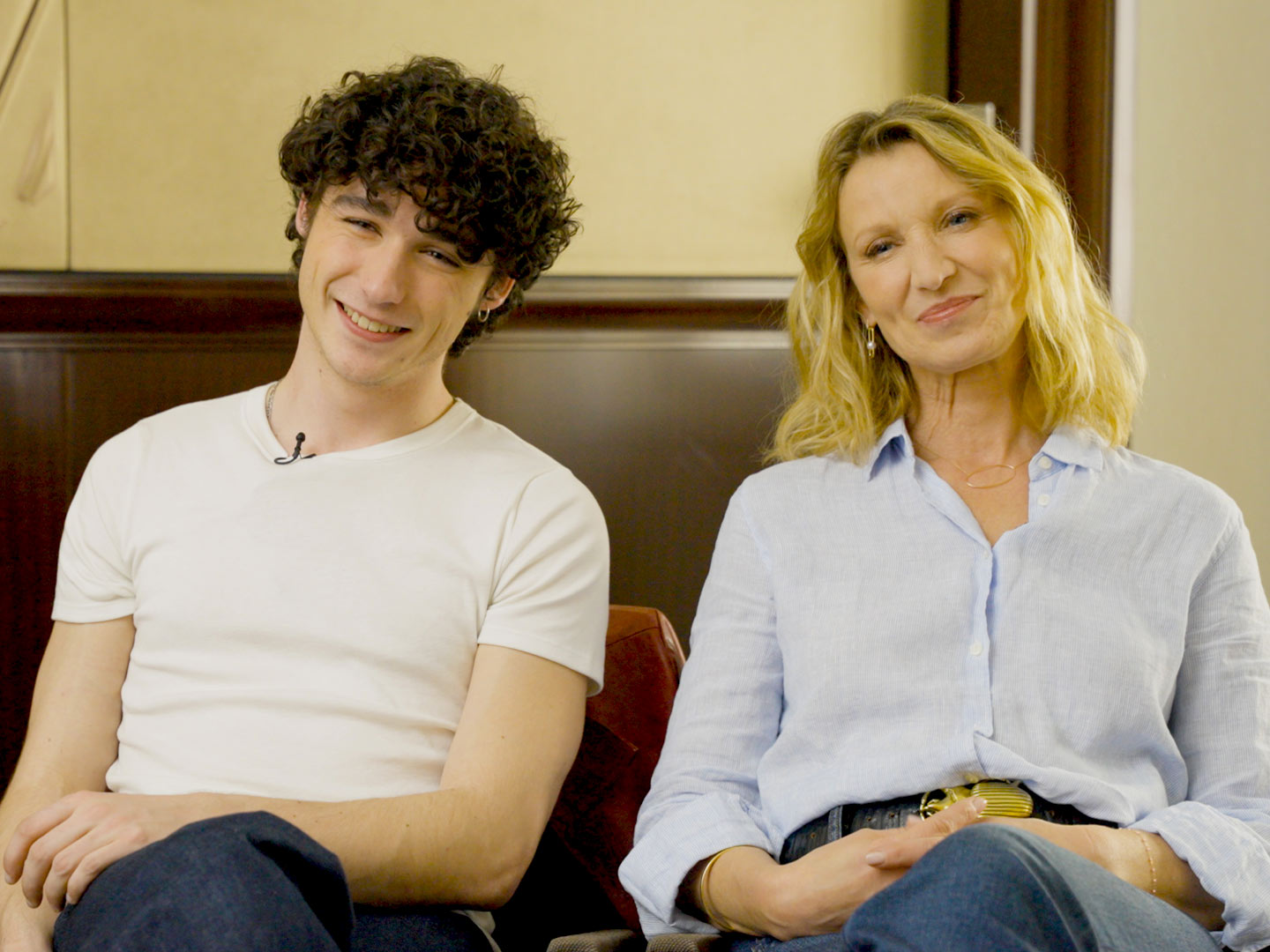 Et si marcher permettait de sauver des jeunes en rupture ? Avec « Compostelle », Alexandra Lamy et Julien Le Berre nous emmènent sur les chemins de Saint-Jacques