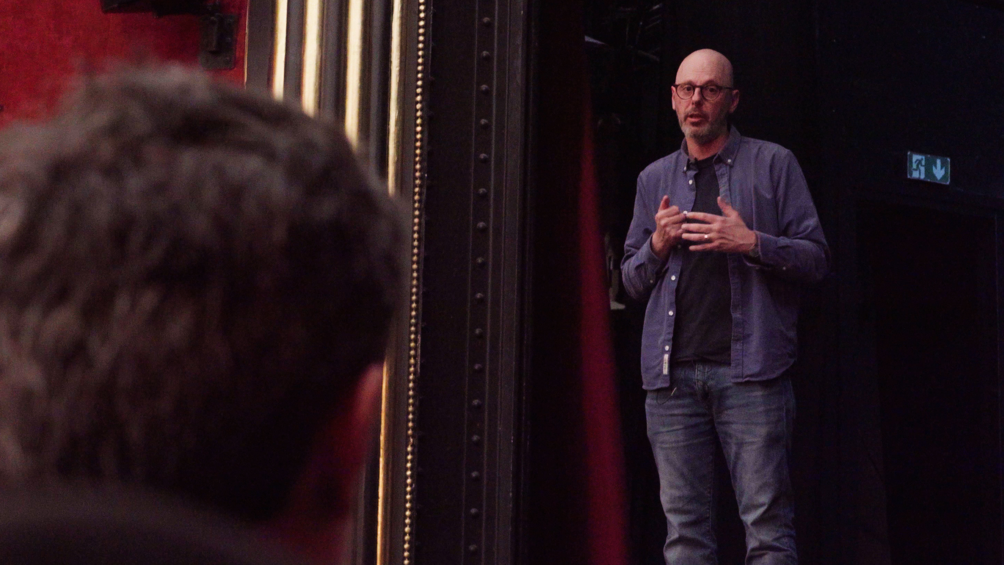 Snégaroff pièce ils ne méritent pas tes larmes coulisses