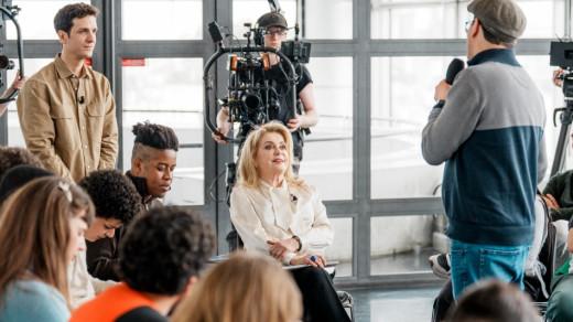 Catherine Deneuve face aux journalistes du Papotin : « Je ne répondrai jamais là-dessus » — image 1