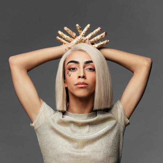 Bilal Hassani en séance photos