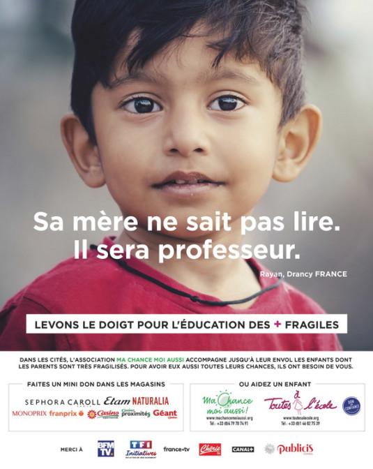 Levons le doigt pour l'éducation des plus fragiles !