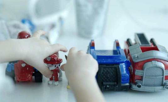  « Enfants sous influence, surexposés au nom du like » 