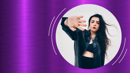 Hoshi en concert aux Francofolies de La Rochelle