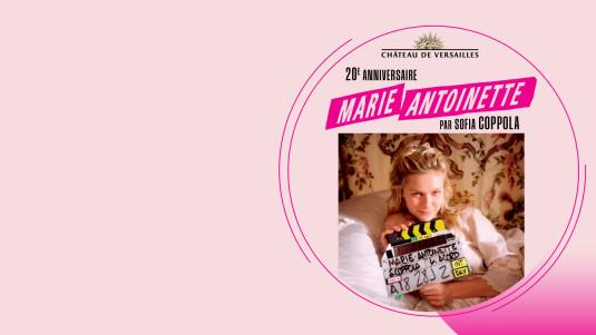 Photo de l'affiche de « Marie-Antoinette » de Sofia Coppola au château de Versailles