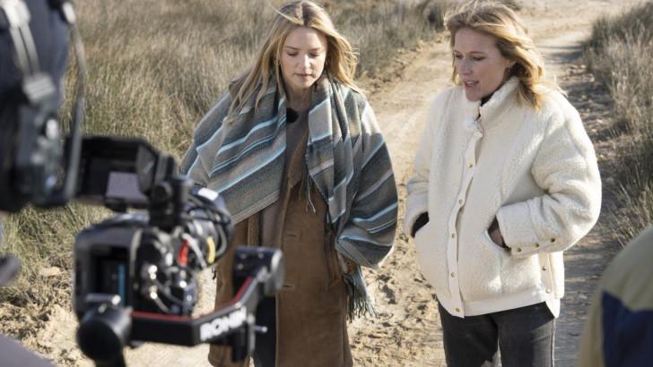 Virginie Efira suit Agathe Lecaron sur ses « Chemins de traverse »