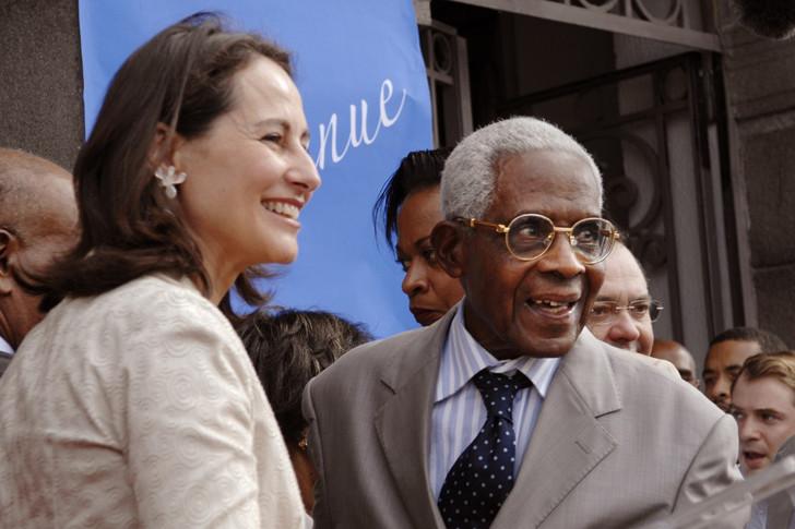 Aimé Césaire soutient Ségolène Royal lors des élections de 2007.