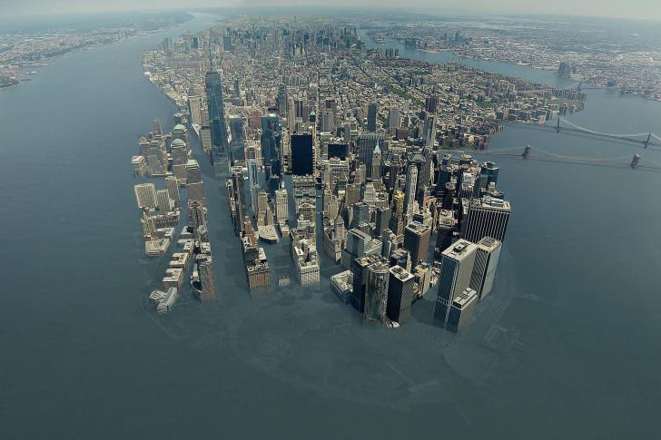 Une ville entourée d'eau vue du ciel