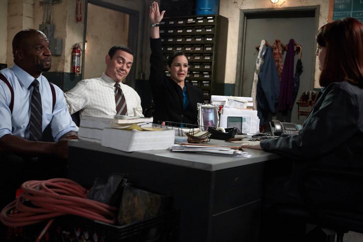 Melissa Fumero est Amy Santiago.
