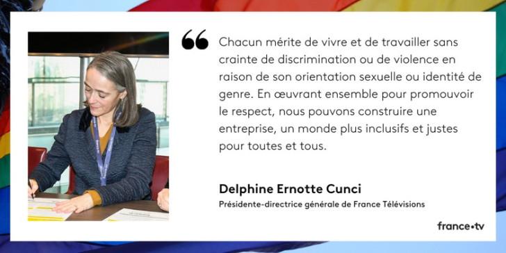 Signature de la Charte par Delphine Ernotte Cunci